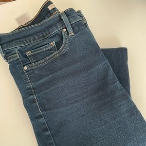 Women’s Levi’s 314 Shaping Straight Jeans